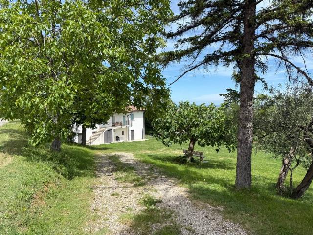 Villa in vendita a Saludecio RN