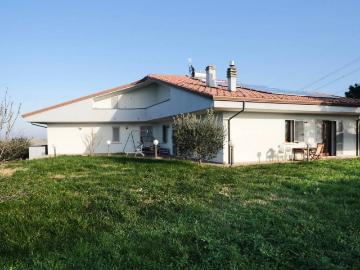 Villa in vendita a Saludecio RN