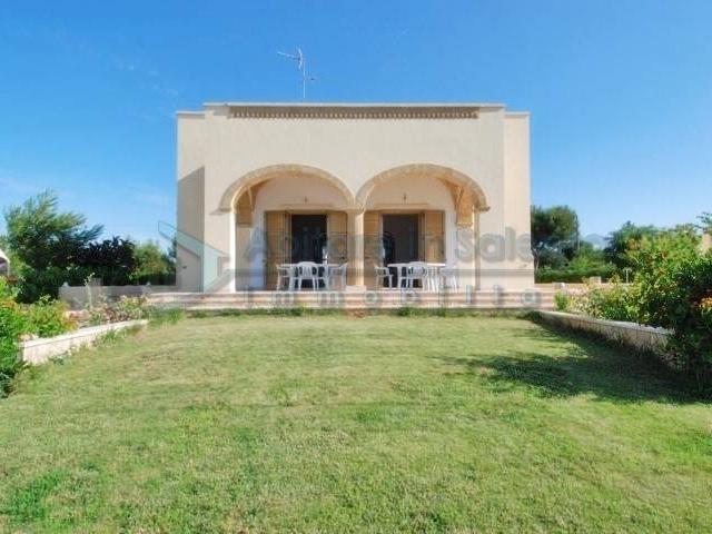 Villa in vendita a Salve LE