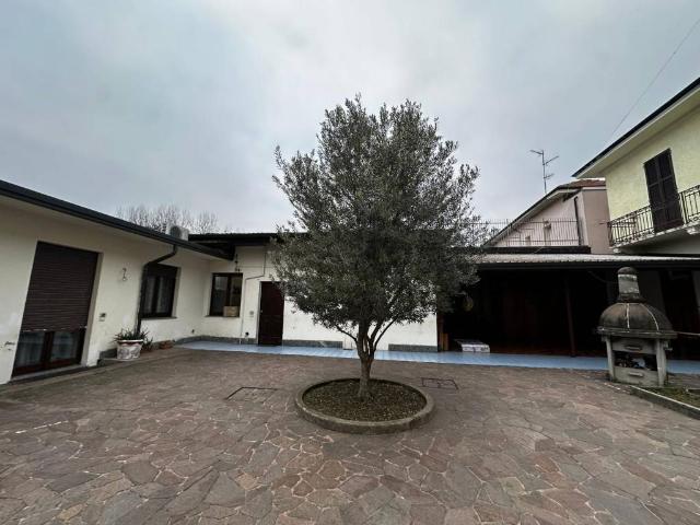 Villa in vendita a Samarate VA