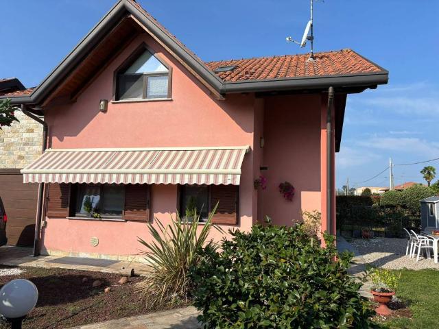 Villa in vendita a Samarate VA