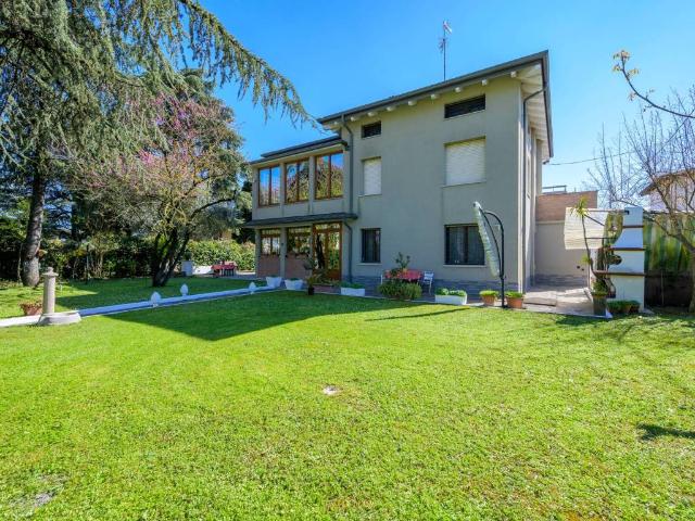 Villa in vendita a San Martino in Rio RE