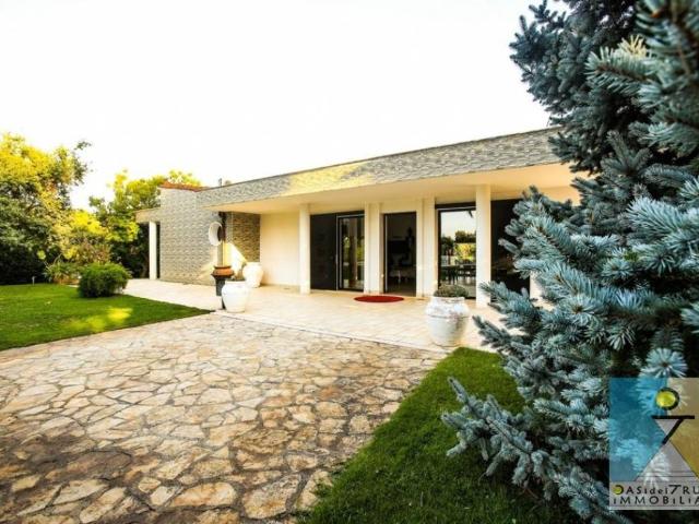 Villa in vendita a San Michele Salentino BR