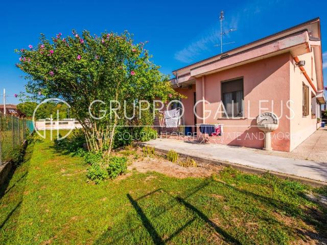 Villa in vendita a San Nazzaro Sesia NO