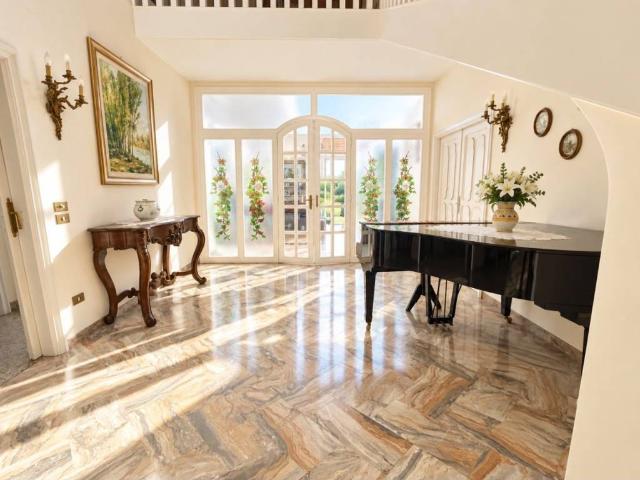 Villa in vendita a San Nicola la Strada CE
