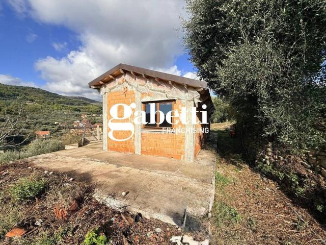 Villa in vendita a San Bartolomeo al Mare IM