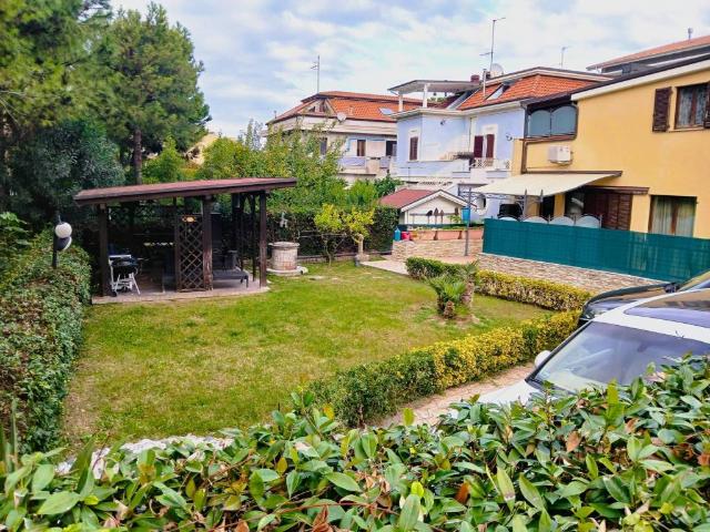 Villa in vendita a San Benedetto del Tronto AP