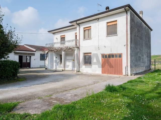 Villa in vendita a San Benedetto Po MN