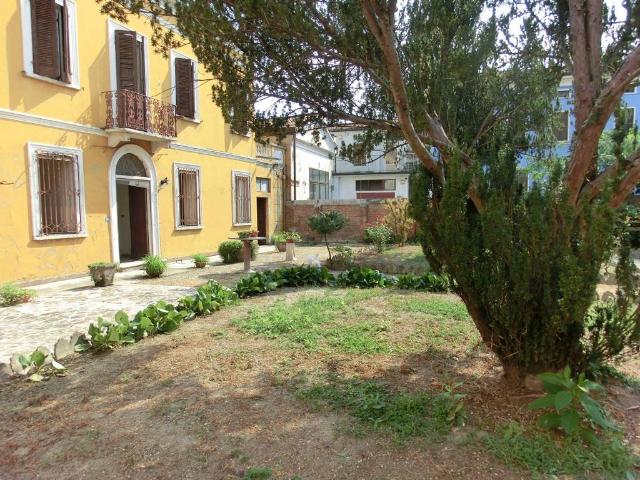 Villa in vendita a San Benedetto Po MN