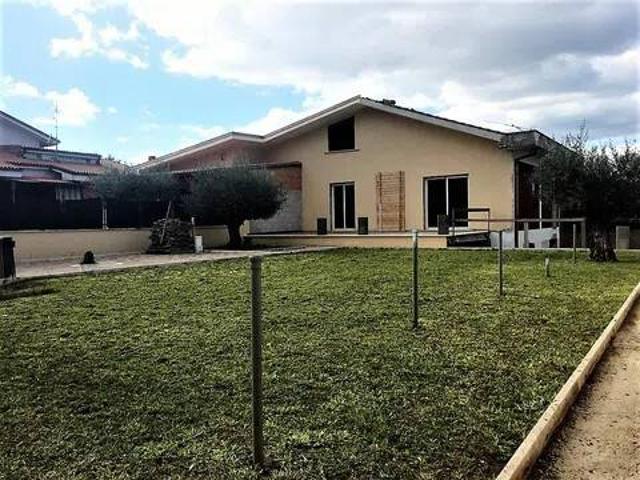 Villa in vendita a San Cesareo RM