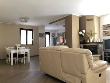 Villa in vendita a San Cipriano Picentino SA