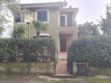 Villa in vendita a San Cipriano Picentino SA