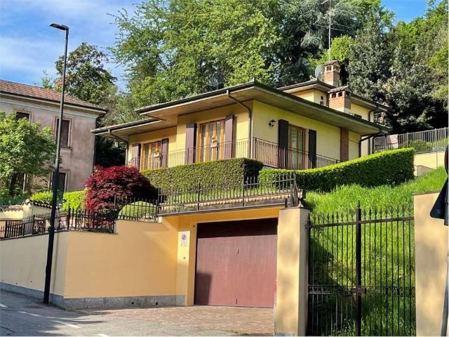 Villa in vendita a San Colombano al Lambro MI