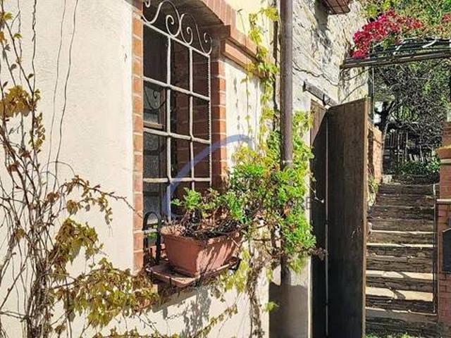 Casa indipendente in vendita a San Colombano Certenoli GE