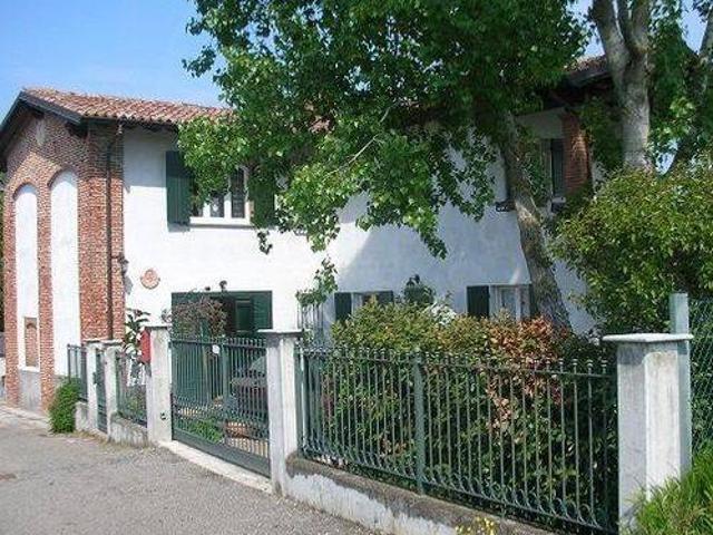 Villa in vendita a San Damiano al Colle PV
