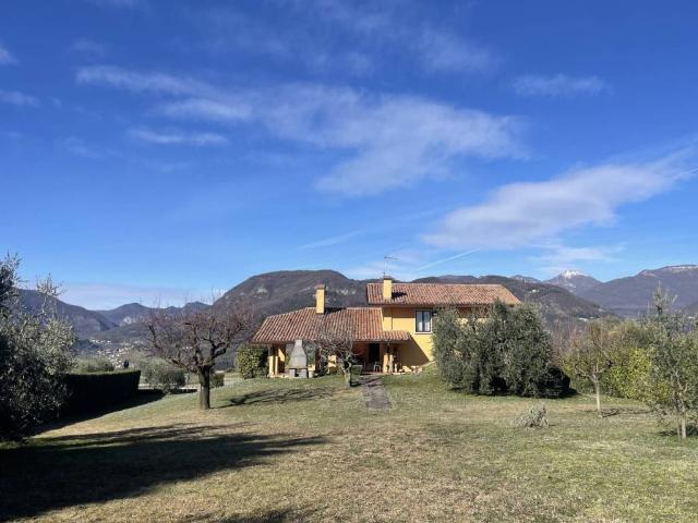 Villa in vendita a San Felice del Benaco BS