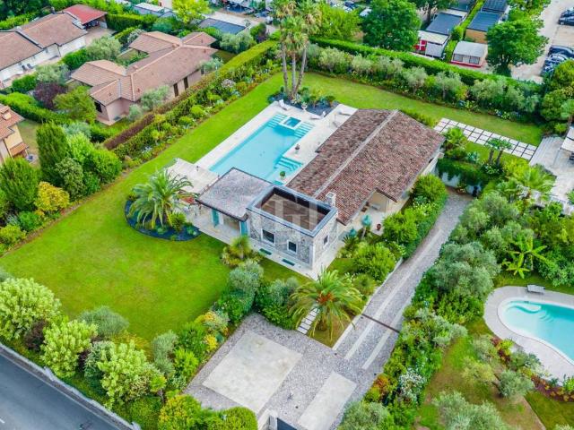 Villa in vendita a San Felice del Benaco BS