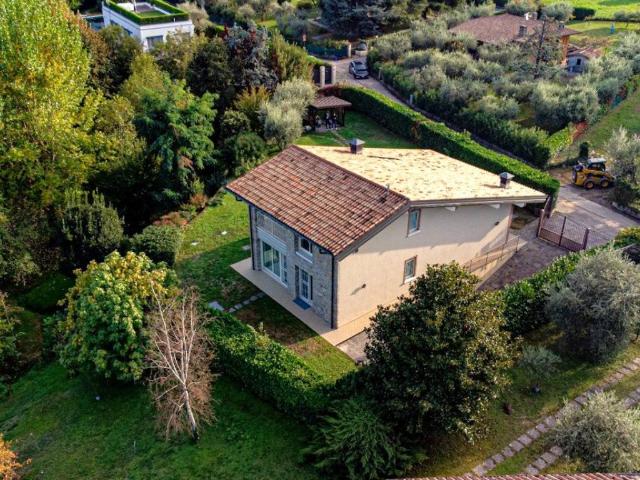 Villa in vendita a San Felice del Benaco BS