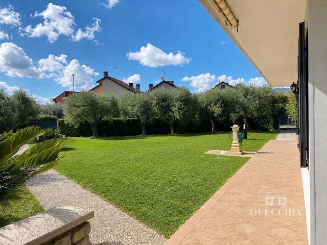 Villa in vendita a San Felice del Benaco BS
