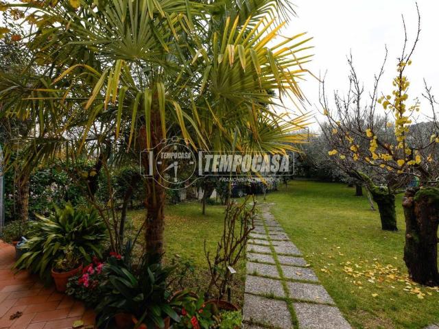 Villa in vendita a San Felice del Benaco BS