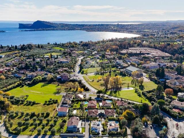 Villa in vendita a San Felice del Benaco BS