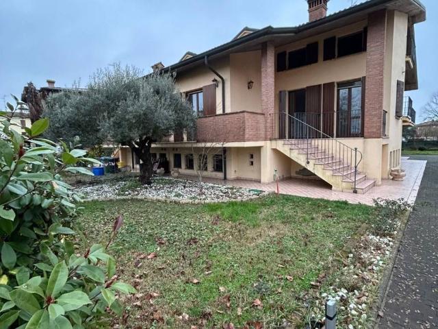 Villa in vendita a San Felice sul Panaro MO