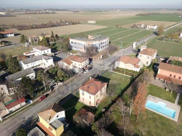 Villa in vendita a San Felice sul Panaro MO