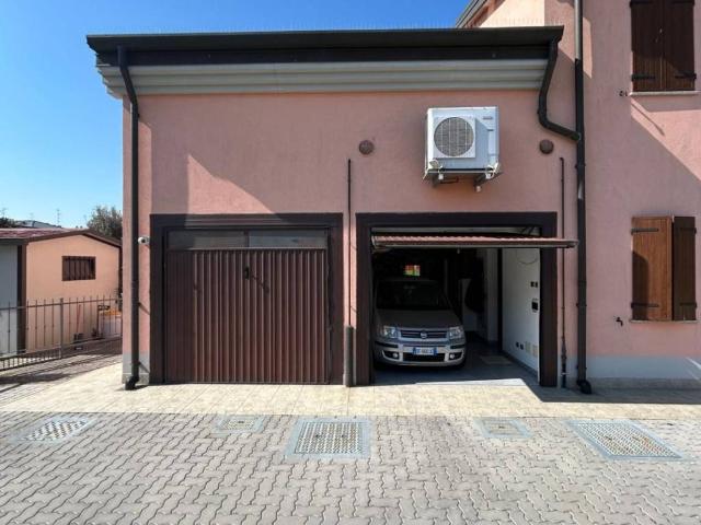 Villa in vendita a San Felice sul Panaro MO