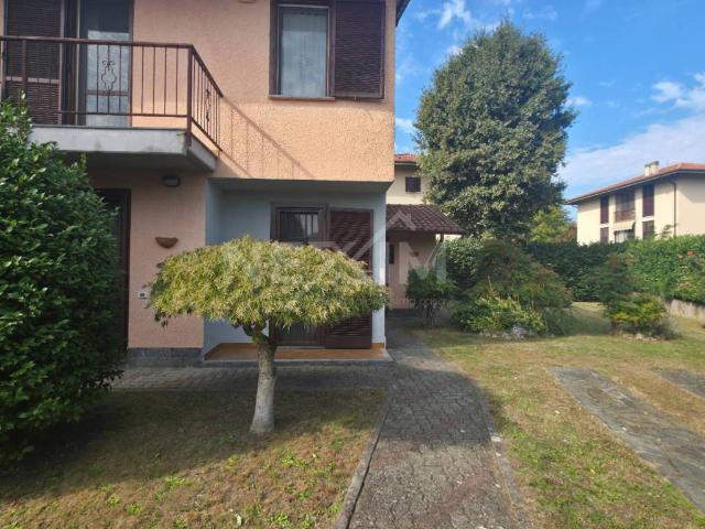 Villa in vendita a San Genesio ed Uniti PV