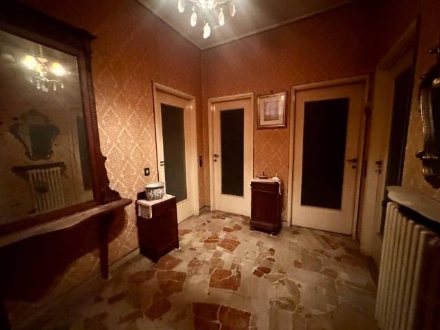 Villa in vendita a San Genesio ed Uniti PV