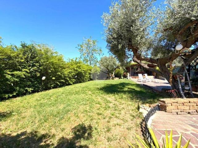Villa in vendita a San Giacomo degli Schiavoni CB