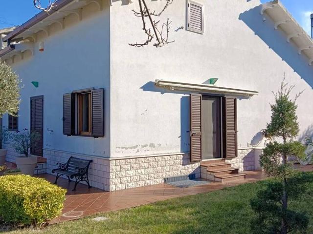 Villa in vendita a San Giacomo degli Schiavoni CB