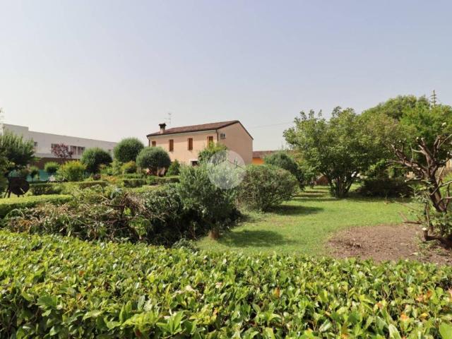 Villa in vendita a San Giorgio Bigarello MN