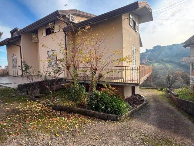 Villa in vendita a San Giorgio del Sannio BN