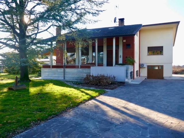 Villa in vendita a San Giorgio della Richinvelda PN