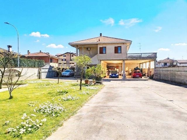 Villa in vendita a San Giorgio Su Legnano MI