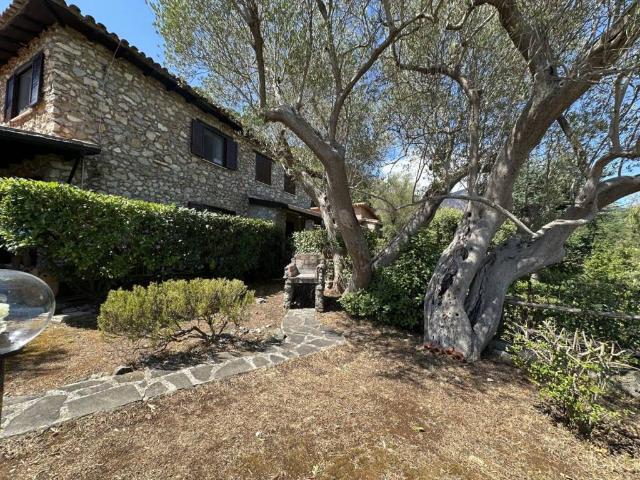 Villa in vendita a San Giovanni a Piro SA
