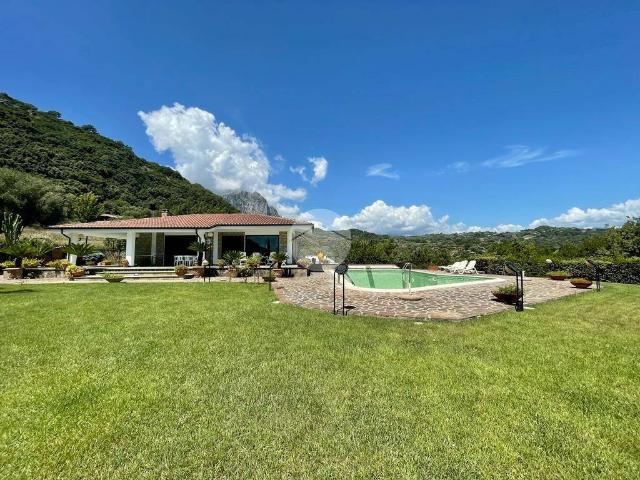 Villa in vendita a San Giovanni a Piro SA