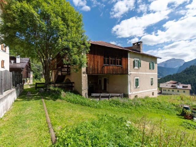 Villa in vendita a San Giovanni di Fassa TN