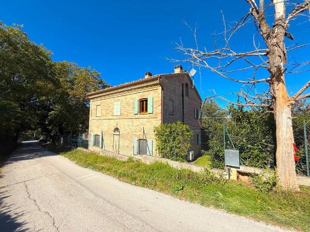 Villa in vendita a San Ginesio MC