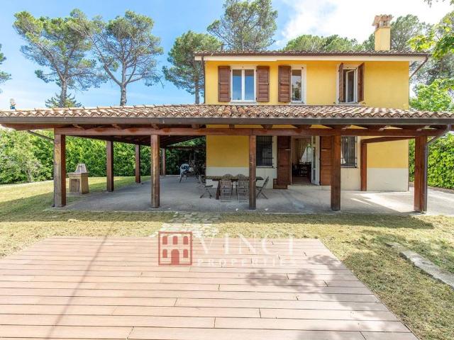 Villa in vendita a San Ginesio MC