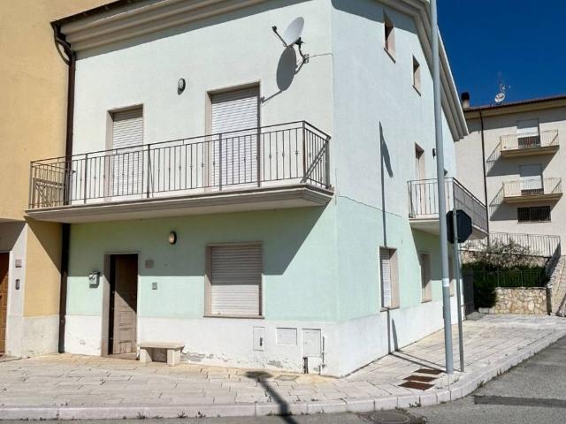 Villa in vendita a San Giuliano di Puglia CB