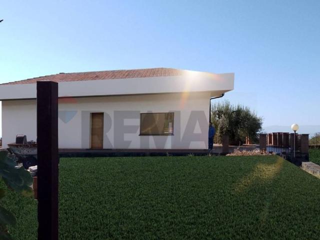 Villa in vendita a San Pietro Clarenza CT