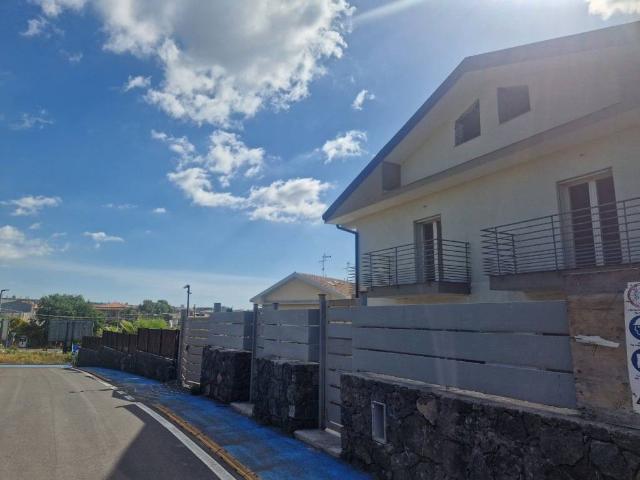 Villa in vendita a San Pietro Clarenza CT