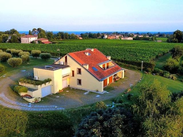 Villa in vendita a San Pietro di Feletto TV