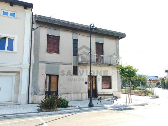 Villa in vendita a San Salvatore Telesino BN