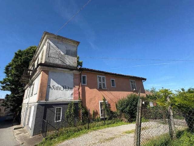 Villa in vendita a San Salvatore Monferrato AL