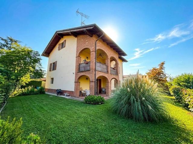 Villa in vendita a San Salvatore Monferrato AL