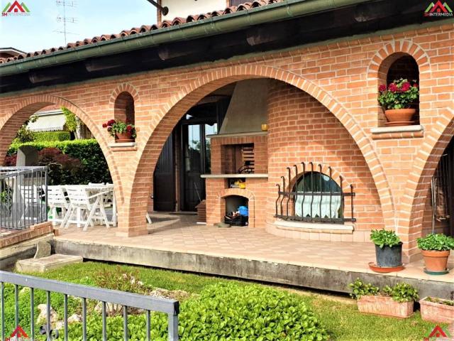 Villa in vendita a Castelletto Monferrato AL