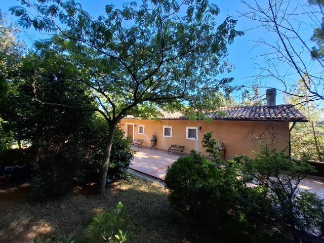 Villa in vendita a San Severino Marche MC